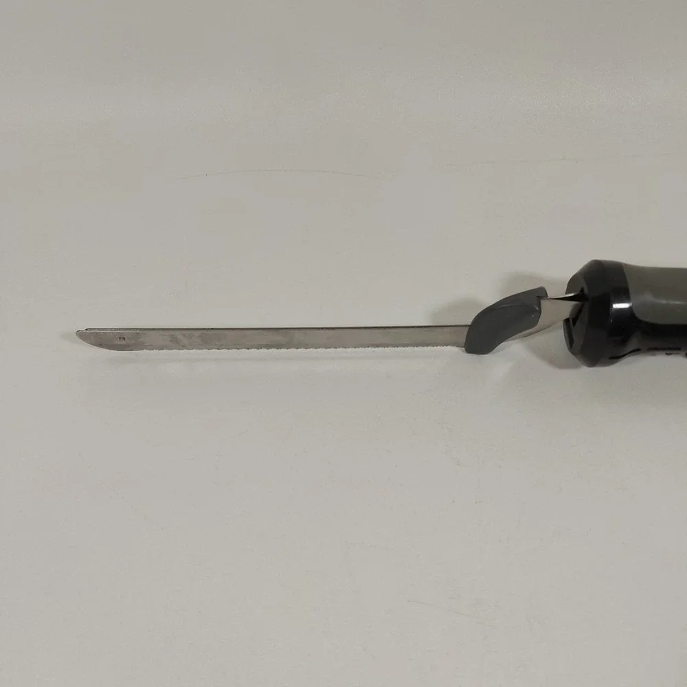 Black & Decker EK500B Comfort-Grip Electric Knife w/ Stainless‎ Steel Blade 9